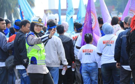 Polri Apresiasi Massa Buruh Sampaikan Aspirasi Tertib pada Peringatan May Day   