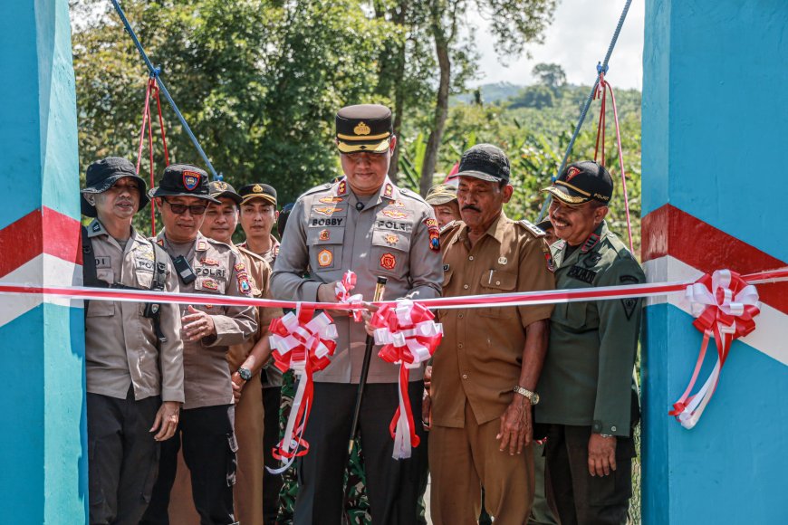 Jembatan Presisi Diresmikan, Warga Sambut Antusias